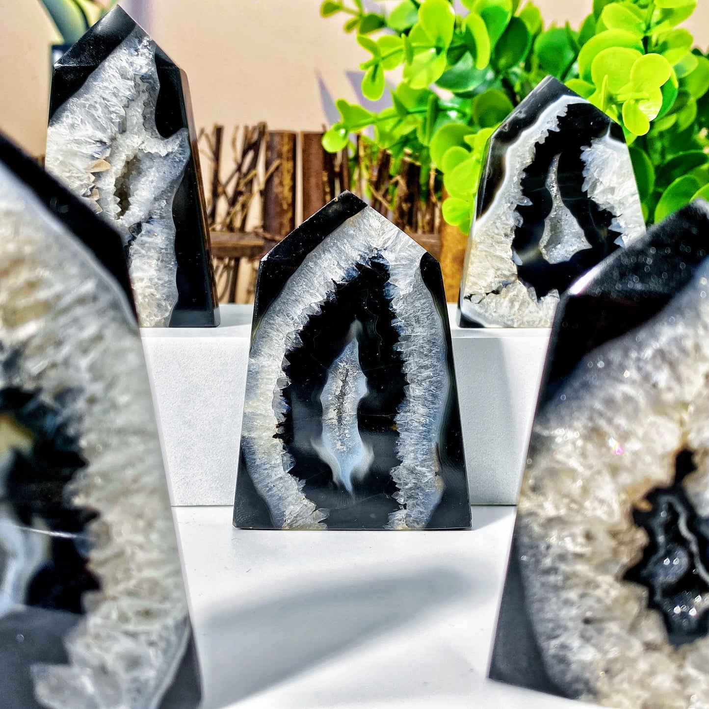 1PC Random High Quality Black Sardonyx Geode Agate Point,Natural Crystal Point,Home Decoration,Glitter,Christmas Gift